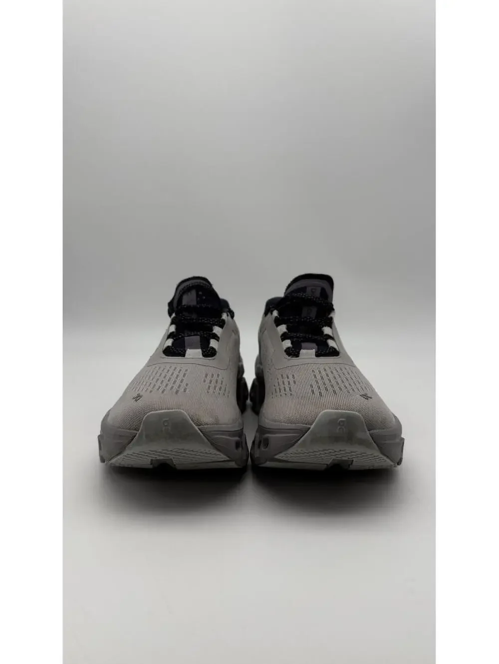 On Cloudmonster Women's‎ Running Shoe Pearl Arctic Size 10.5